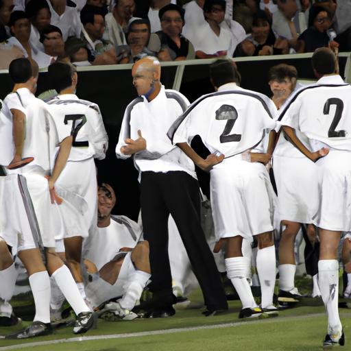 Zinedine Zidane chỉ đạo các cầu thủ Los Blancos trong trận đấu